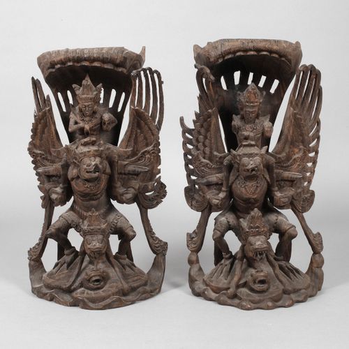 Null 
人物雕刻 
可能是巴厘岛，20世纪，深色的热带木材，优质的雕刻，部分精雕细琢，描绘的是毗湿奴在他的坐骑迦楼罗上，实质上有轻微的损失，高约40厘米。