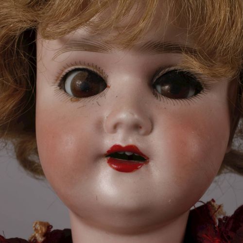 Null 
娃娃医生的卷曲
约1910年，部分有标记，由 "化妆 "的Schoenau & Hoffmeister娃娃1909年组成，有双色瓷的曲柄头，儿童脸，&hellip;
