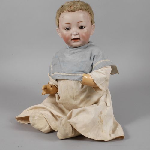 Null 
Kestner大瓷头娃娃
1910年左右的字符婴儿，标记为J.D.K。20，双色瓷曲柄全头，张嘴，底部有两颗牙齿，下巴上有酒窝，棕色的睡眼，绘有睫毛&hellip;