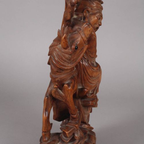 Null 
Sculpture figurative
Début du 20e siècle, non signé, bois tropical sombre,&hellip;