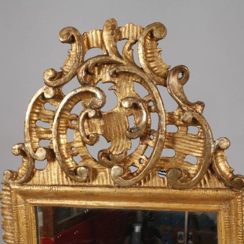 Null 
Piccolo specchio barocco
Seconda metà del XVIII secolo, legno di conifera &hellip;