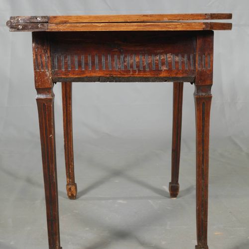 Null 
Classicistic folding table
south german, around 1790, solid beech and soft&hellip;