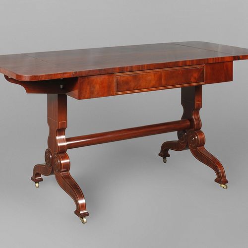 Null 
Table pliante Biedermeier
vers 1840, acajou plaqué sur résineux, incrusté &hellip;