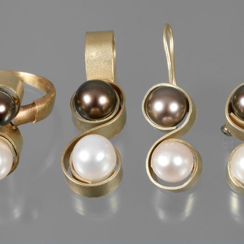 Set de bijoux avec perles moderne, or jaune testé 585/1000, ensemble composé d'u&hellip;