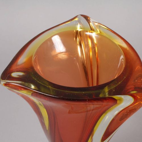 Null 
穆拉诺大花瓶Sommerso
由Flavio Poli在20世纪50年代为Seguso Vetri d'Arte设计，后期成型，实心无色，有气泡的玻&hellip;