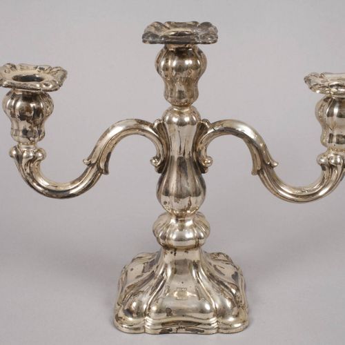 Null 
Par de candelabros de plata de 3 brazos
Años 1930/1950, plata con estampad&hellip;