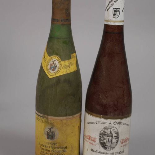 Null 
葡萄酒品种
法国和德国，20瓶，包括三瓶红葡萄酒Chateau Nenin, Bordeaux 1975；Assmannshäuser Höllen&hellip;