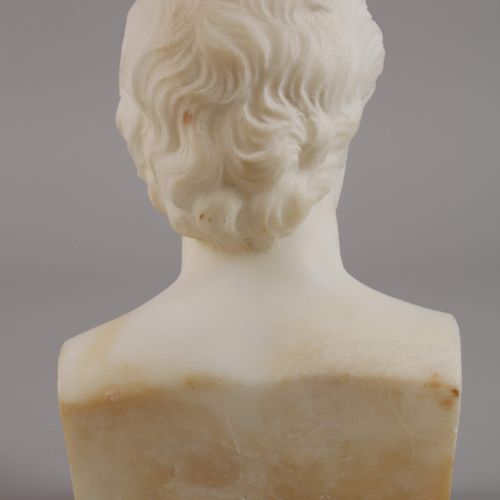 Null 
Buste en albâtre de Johann Wolfgang von Goethe
vers 1900, signé A. Gennai,&hellip;