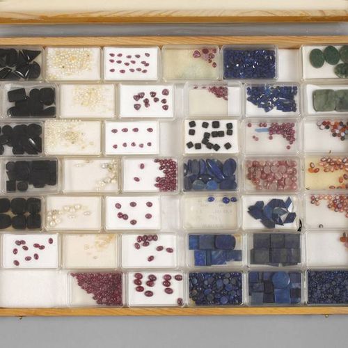 Null Grande collezione di pietre preziose
circa 500 pezzi, tra cui perle, mezze &hellip;