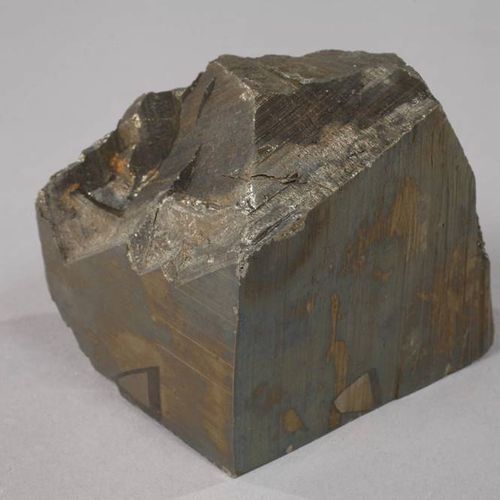 Null Deux marches de pyrite
Lieu de découverte : Pérou, agrégat de cristaux avec&hellip;