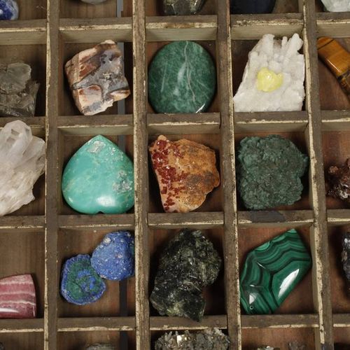 Null Collezione di minerali
varie località, circa 35 pezzi, tra cui galena, rodo&hellip;