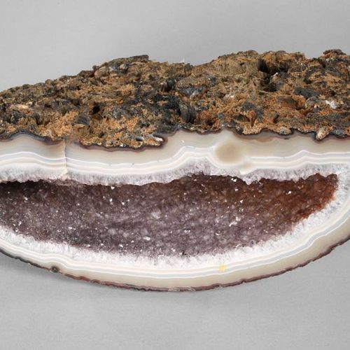Null Geode di agata con ametista
Ritrovato in Brasile, pezzo decorativo con una &hellip;