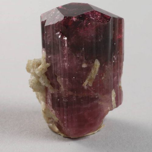 Null Cristal de rubellite
Lieu de découverte Ischukoi/Pamir, cristal intensément&hellip;