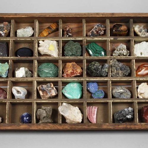 Null Collection de minéraux
différents lieux de découverte, env. 35 pièces, dont&hellip;
