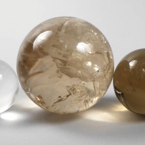 Null Trois boules de quartz
Trouvé au Brésil, deux boules de quartz fumé et une &hellip;