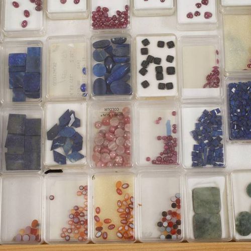 Null Grande collezione di pietre preziose
circa 500 pezzi, tra cui perle, mezze &hellip;