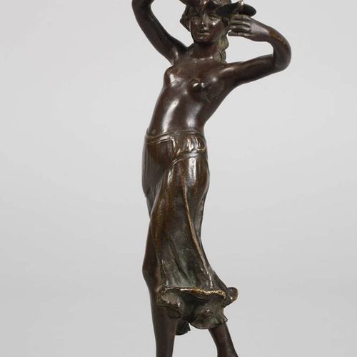 Null Déesse dansante Hébé
vers 1900, non signée, bronze à patine brune, déesse g&hellip;