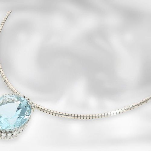 Null Necklace/chain: very nice vintage necklace with unusually large aquamarine &hellip;