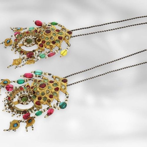 Null Ohrschmuck: exotische, antike Ohrhänger mit Farbsteinbesatz, Perlen und Tür&hellip;