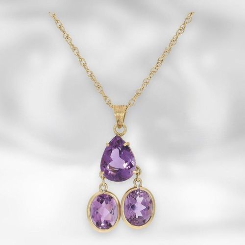 Null Necklace: attractive vintage necklace with amethyst pendant, total approx. &hellip;
