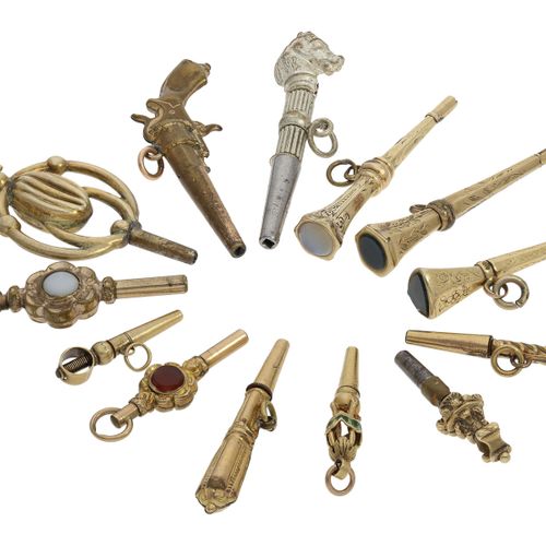 Null 钟表钥匙：大量罕见的边缘钟表钥匙收藏，约1750-1820年，包括稀有品

52件，最小的钥匙17毫米，最大的钥匙58毫米，不同的类型，不同的材料，大&hellip;