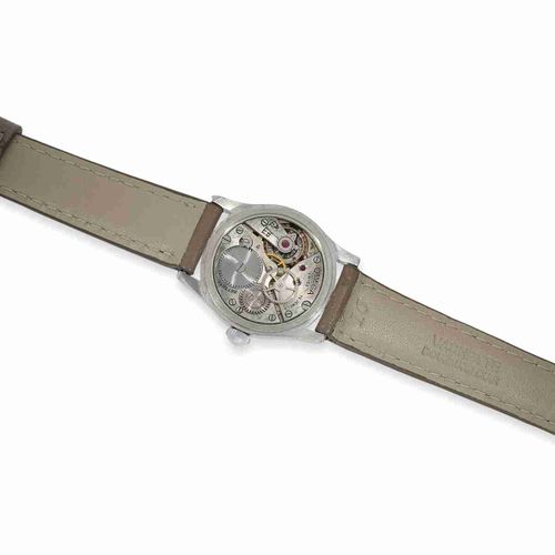 Null 手表：极为罕见的早期欧米茄男士手表，带有特殊表盘 "圣克里斯托弗 "和中央秒针，约1938年。

直径28.5毫米，不锈钢，带标记箭头的旋转表圈，表壳&hellip;