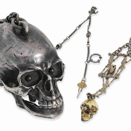 Null Chatelaine/pendant watch: fragment of a Memento Mori pendant watch and 2 Me&hellip;