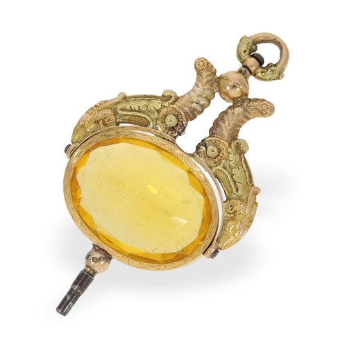 Null 钟表钥匙：博物馆质量的辉煌钥匙，有神话般的生物，大约在法国。1820

约。78毫米长，18K金，3种颜色的作品，镶嵌在2个神话生物的形状中，精致的浮&hellip;