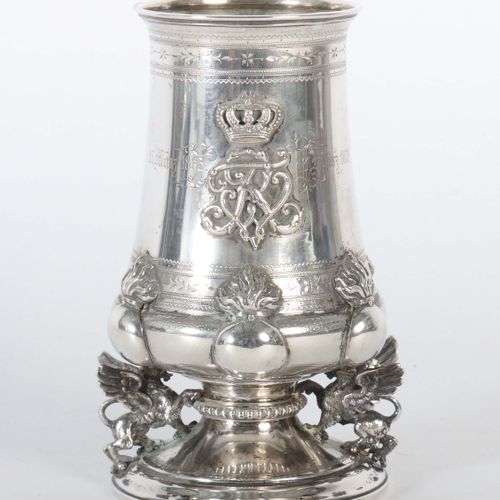 Null Wappenpokal Deutschland, 2. Drittel 19. Jhd, Silber 750, auf profiliertem T&hellip;