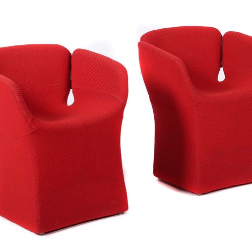 Null Urquiola，Patricia一对软垫扶手椅''Bloomy''，Moroso，意大利，当代设计，座椅外壳四面都有软垫，红色的粗羊毛织物套，有拉链&hellip;