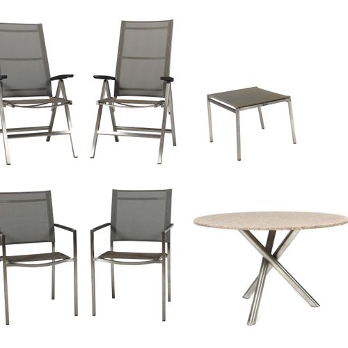 Null 高品质露台套装Jati & Kebon，德国，2000年后，拉丝方形不锈钢结构，用螺丝固定，塑料覆盖，由2把折叠椅，卧榻，2把扶手椅和桌子组成，桌子上&hellip;
