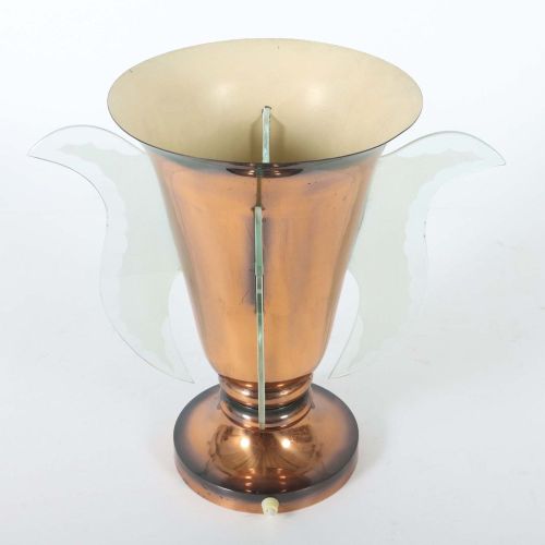 Null Goblet-shaped Art Deco台灯，法国，1930年代，台灯作为天花板上的聚光灯，在镀铜的金属片上有4个弯曲的玻璃灯罩的安装元件，1个带&hellip;