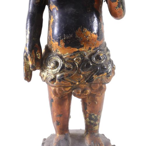 A Bronze buddha statue. XVIII 一尊青铜佛像。十八

漆器和镀金

高: 59厘米

状况。表面有磨损和划痕