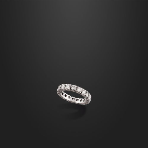 FEDE in white gold crossed by diamonds weighing 2,80 ct, gr. 4,8. Measure 15