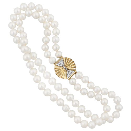 *COLLANA con dos hilos de perlas de agua dulce de 10/10,5 mm. Cierre de oro amar&hellip;