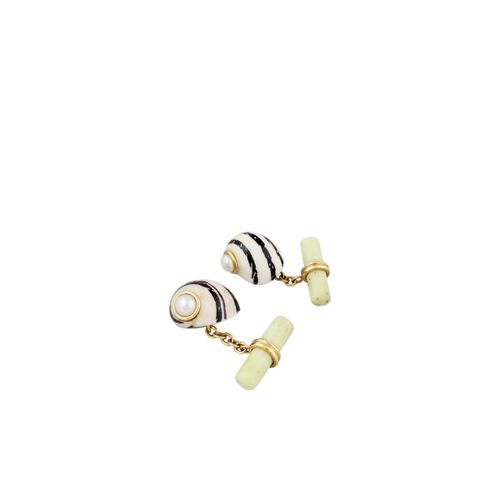 *GEMELLI in shell with small pearl mounted in yellow gold. Cylindrical agate cla&hellip;