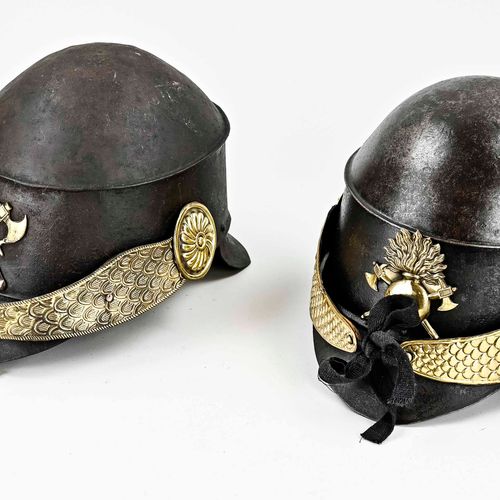 Deux casques de pompiers français du 19ème siècle en métal et laiton + casque in&hellip;