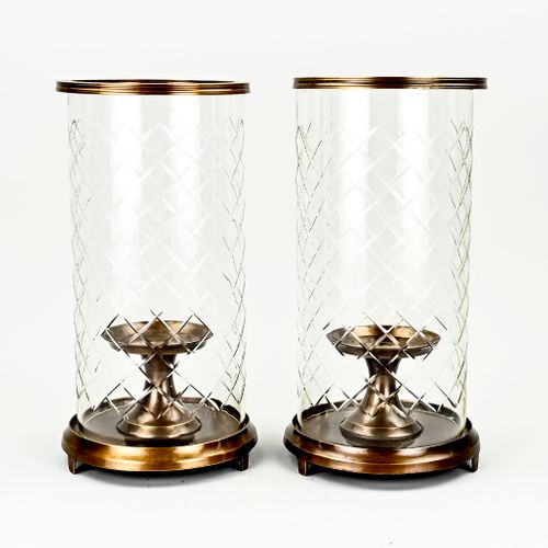 Null Due grandi lanterne decorative in cristallo e ottone. Seconda metà del XX s&hellip;