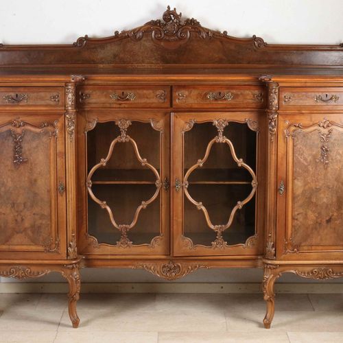 Null Large burr walnut sideboard with four drawers and four doors. Circa 1900. I&hellip;