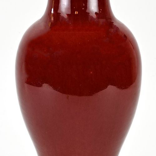 Null Große Vase aus chinesischem Porzellan Sang de Boeuf mit roter Glasur. Keine&hellip;