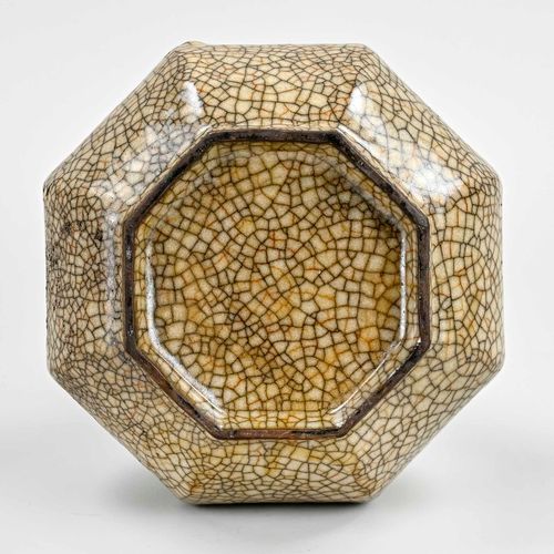 Null Grand vase octogonal en porcelaine chinoise céladon. Dimensions : H 27 cm. &hellip;