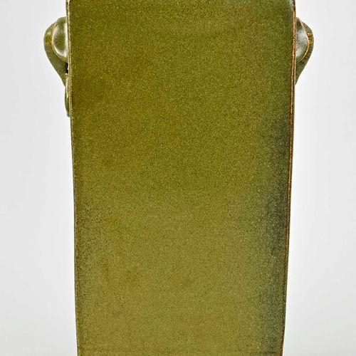 Null Grand vase carré en porcelaine chinoise avec base en laiton, glaçure verte &hellip;