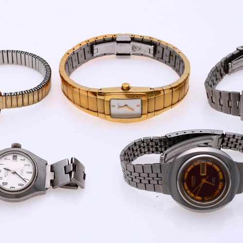 Null 拍卖会上有5块女式手表，包括两块Citizen自动表，双Certine，方形东方表，自动表和一块双壳的天梭机械表。所有这些都可以使用。