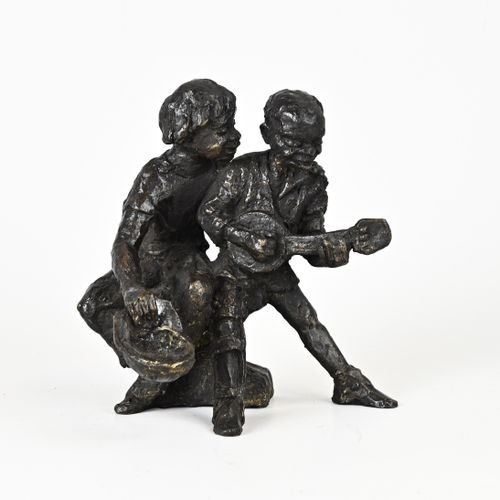 Null Bronze figure by Marijke Ravenswaaij-Deege. + CV Second half 20th century. &hellip;