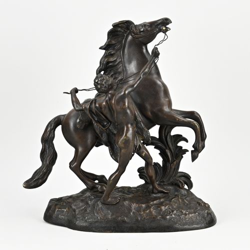 Null Figura de bronce francesa del siglo XIX. Conductor de caballos. Por Cousto.&hellip;