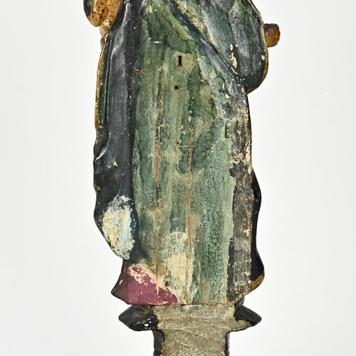 Null Antica Madonna tedesca scolpita in legno policromo. Barocca. Circa 1800. Di&hellip;