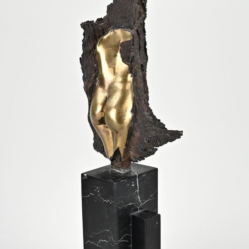 Null Modern bronze sculpture on marble base. Verso naked lady. Unclearly signed.&hellip;