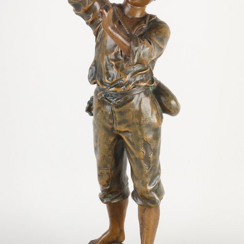 Null Antike französische Figur. Um 1900. Junge mit Messer. Zusammensetzung Metal&hellip;