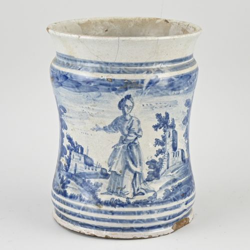 Null 文艺复兴时期的大型Fayence制药厂罐子，上面有风景装饰的女人。约1650 - 1700年。意大利。有些边缘损坏。尺寸。高25.5 x 直径19厘米&hellip;