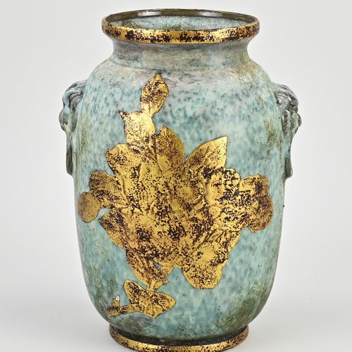 Null 中国瓷器花瓶，绿色釉面，虎头/花卉和金色装饰。尺寸。高25.8厘米。状况良好。